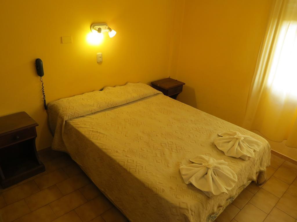 Hotel Arenales Villa Carlos Paz Quarto foto