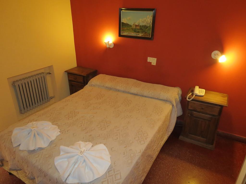 Hotel Arenales Villa Carlos Paz Quarto foto