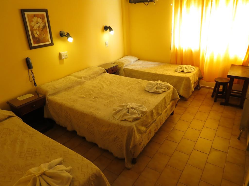 Hotel Arenales Villa Carlos Paz Quarto foto